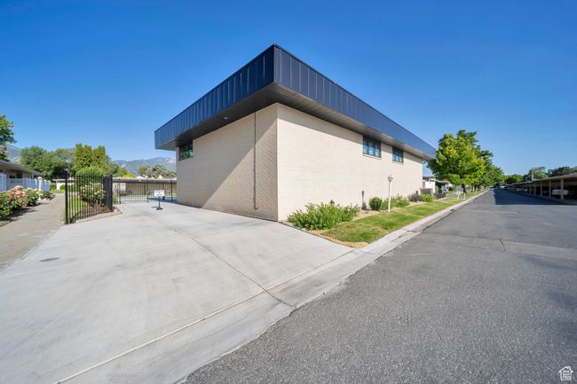 Newly completed clubhouse | Image 18