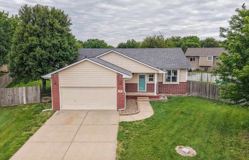600 Laramie Cir, Maize, KS, 67101-9312 | Card Image