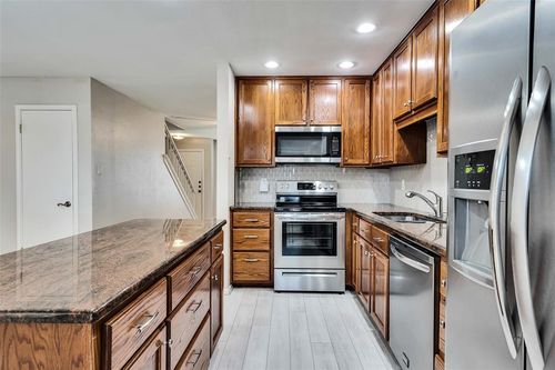 178-8219 Summer Side Dr, Austin, TX, 78759-8315 | Card Image