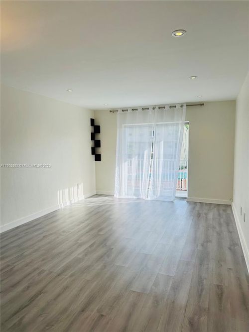 apt-211-7505 Sw 82nd St, Miami, FL, 33143-7332 | Card Image