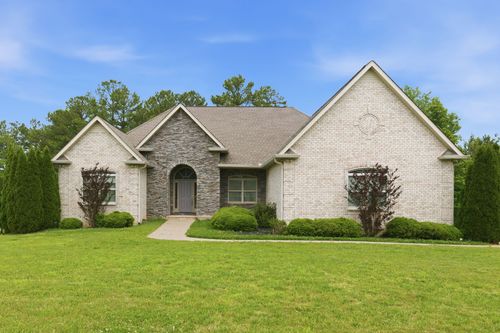 528 Country Club Dr, Dickson, TN, 37055-3174 | Card Image