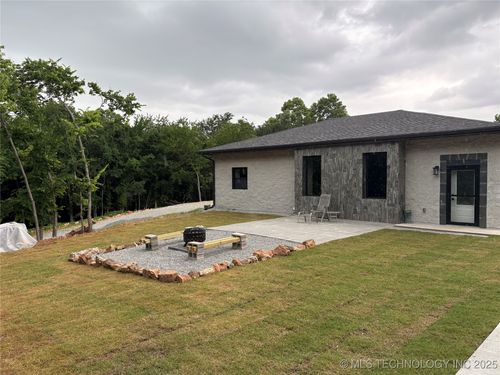 1616 Battle Dr, Grove, OK, 74344-5094 | Card Image