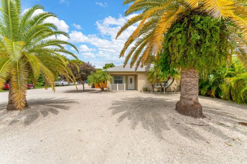 547 Plante St, Key Largo, FL, 33037-4672 | Card Image