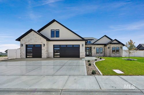 532 Half Moon Way, Twin Falls, ID, 83301-8451 | Card Image