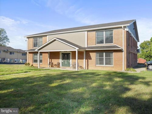 b-235 S Ridge Ave, GREENCASTLE, PA, 17225-1165 | Card Image