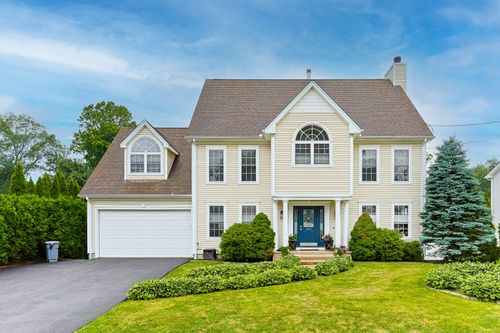 402 Jones Hill Rd, West Haven, CT, 06516-6720 | Card Image