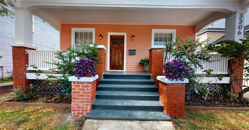 3306 Avenue Q 1/2, Galveston, TX, 77550-7565 | Card Image