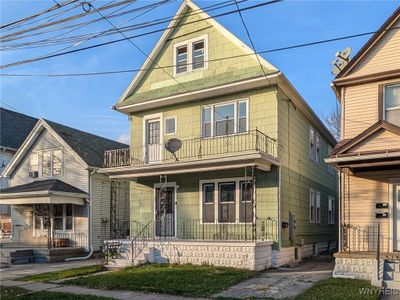 32 Marion Street, Home with 5 bedrooms, 2 bathrooms and null parking in Buffalo NY | Image 1