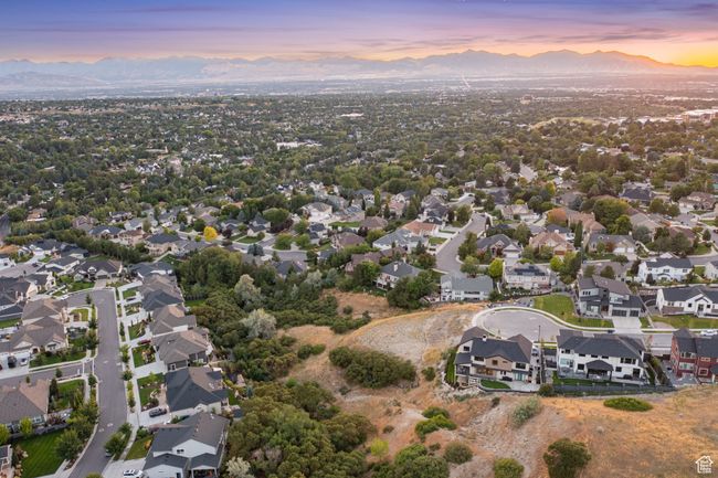 View of property location featuring a mountain backdrop and nearby suburban area | Image 9