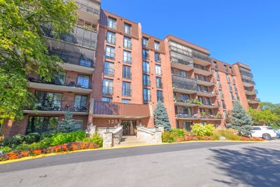 115E - 125 Acacia Circle, Condo with 3 bedrooms, 2 bathrooms and 1 parking in Indian Head Park IL | Image 1