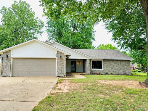 1409 Baton Rouge Cir, Broken Arrow, OK, 74011-5871 | Card Image
