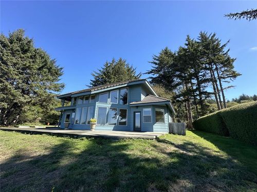 100 Elias Way, Smith River, CA, 95567-9585 | Card Image