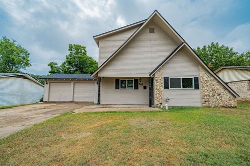 741 Ponderosa Dr, Hurst, TX, 76053-5555 | Card Image