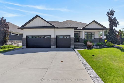 36 Erin Pl, Grand Bend, ON, N0M1T0 | Card Image