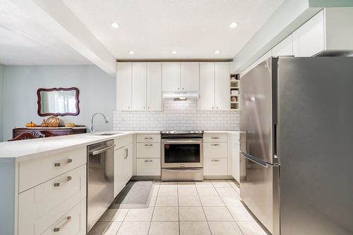 250 Balmoral Pl, Port Moody, BC, V3H4B9 | Card Image