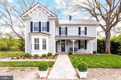 558 Gay St, Washington, VA, 22747-1995 | Card Image