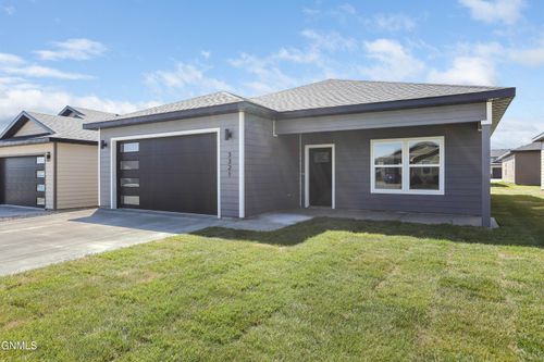3321 35th Street W, Williston, ND, 58801 | Card Image
