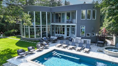 15930 Lake Ave, Union Pier, MI, 49129-9334 | Card Image