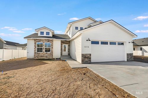 1315 J St, Rupert, ID, 83350-2082 | Card Image