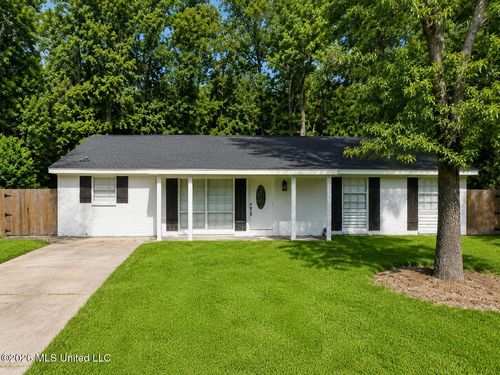 307 S Steele Ave, Picayune, MS, 39466-5359 | Card Image