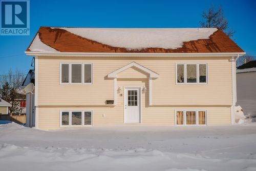 18 Henley St, Gander, NL, A1V2P7 | Card Image