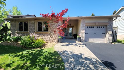 34 Noam Dr, Barrie, ON, L4N4P1 | Card Image
