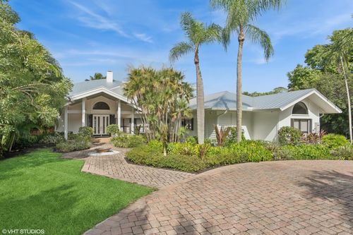 20 Riverview Dr, Sewalls Point, FL, 34996-6315 | Card Image