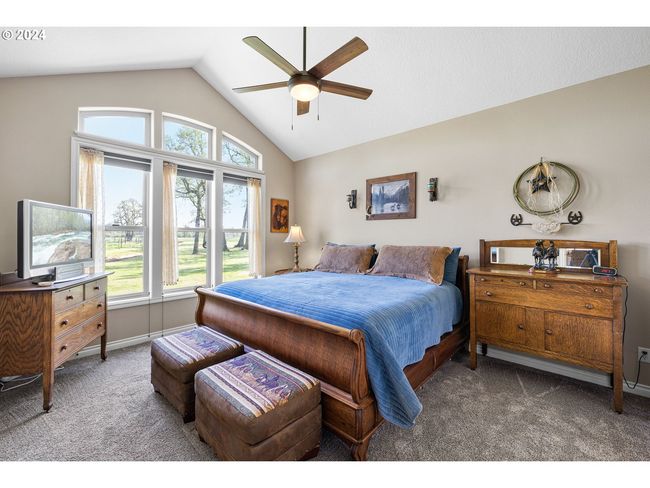12430 S Oak Grove Rd, House other with 3 bedrooms, 4 bathrooms and 6 parking in Canby OR | Image 30