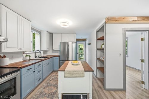 1 Woodland Ave, Budd Lake, NJ, 07828-1616 | Card Image