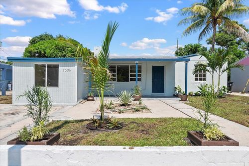 1306 S C Ter, Lake Worth Beach, FL, 33460-5337 | Card Image