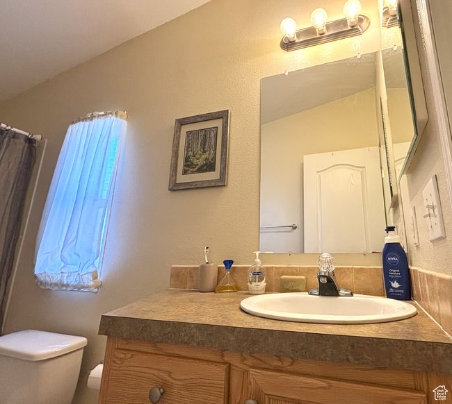 Master bathroom vanity | Image 13