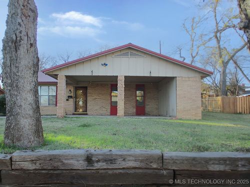 319 B St Sw, Ardmore, OK, 73401-4918 | Card Image