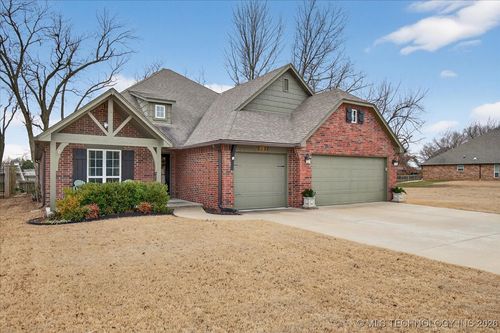 3227 Boardwalk Ct, Bartlesville, OK, 74006-6538 | Card Image