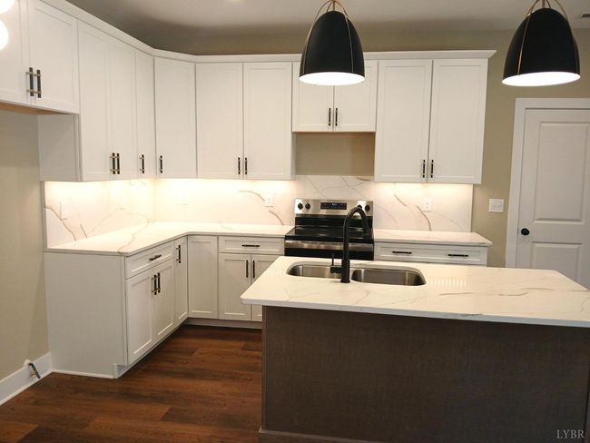 67 Luke Ct, Townhouse with 3 bedrooms, 3 bathrooms and null parking in Rustburg VA | Image 7