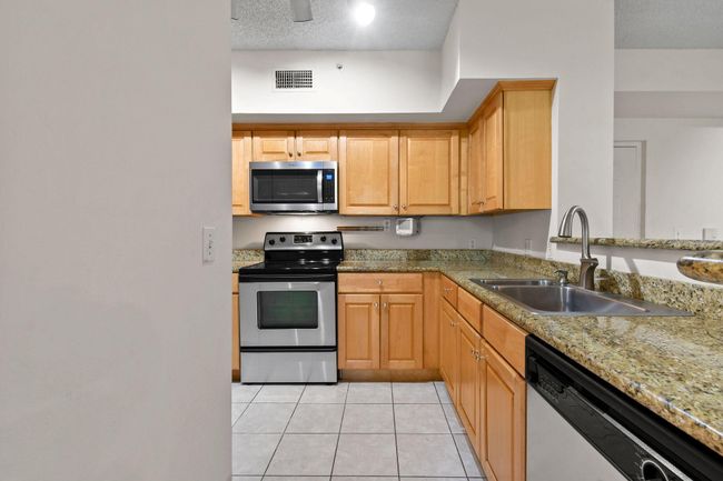 APT-107 - 11790 Saint Andrews Pl, Condo with 3 bedrooms, 2 bathrooms and null parking in Wellington FL | Image 8