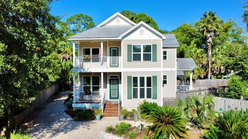 40 Myrtle Ave, Apalachicola, FL, 32320-1826 | Card Image