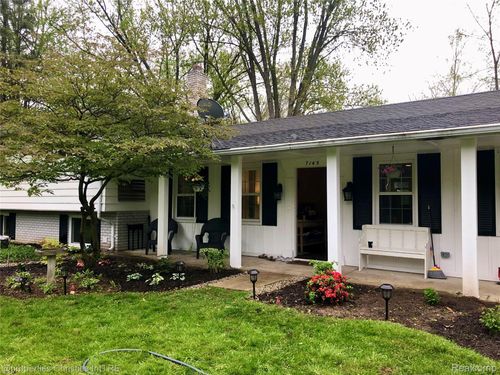 7145 Henry Dr, West Bloomfield, MI, 48324-2426 | Card Image