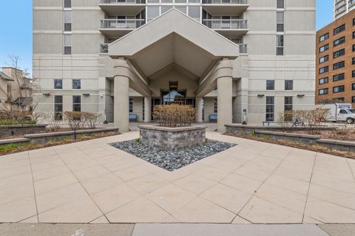 1660 N Prospect Ave, Milwaukee, WI, 53202-2400 | Card Image