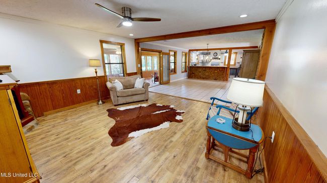 Living Room | Image 42