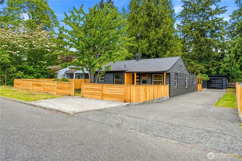 15822 26th Ave Ne, Shoreline, WA, 98155-6437 | Card Image