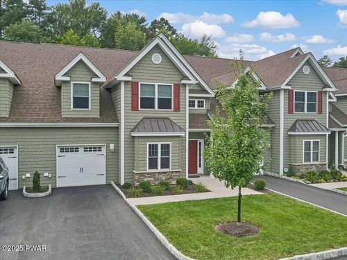 202 Braeburn Path, Matamoras, PA, 18336-2520 | Card Image