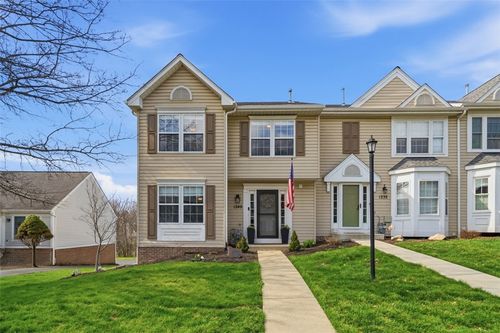 1240 Meadowbrook Dr, Canonsburg, PA, 15317-5015 | Card Image