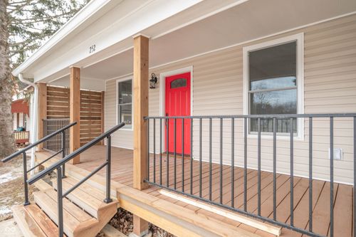 252 Main St, Cloverdale, IN, 46120-9002 | Card Image