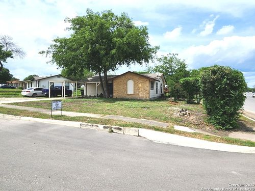 4802 Castle Brg, San Antonio, TX, 78218-4102 | Card Image