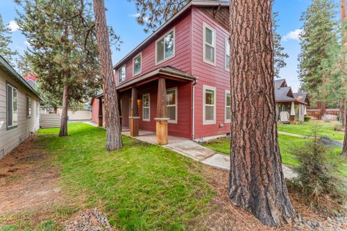 923 E Cascade Ave, Sisters, OR, 97759-9007 | Card Image