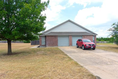 203 Axis Deer Trl, Hutto, TX, 78634-5228 | Card Image