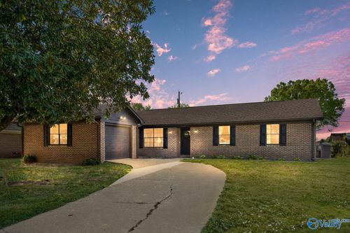 1609 Thomas Dr Sw, Decatur, AL, 35601-2750 | Card Image