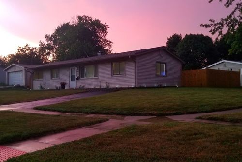 18468 W Meadow Ln, Gurnee, IL, 60031-1548 | Card Image