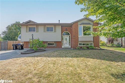 52 Roth St, Angus, ON, L3W1B2 | Card Image