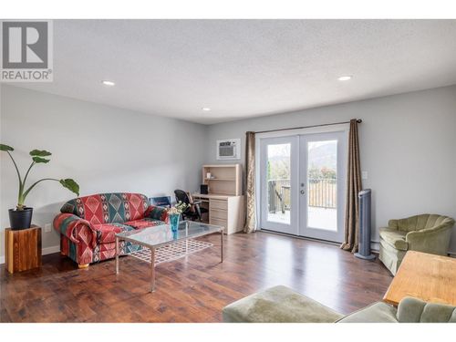 3-2161 Scenic Rd, Kelowna, BC, V1V2H8 | Card Image